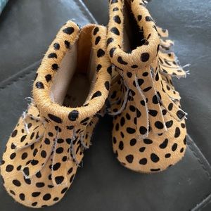 Monkey feet 0-3 mo lot